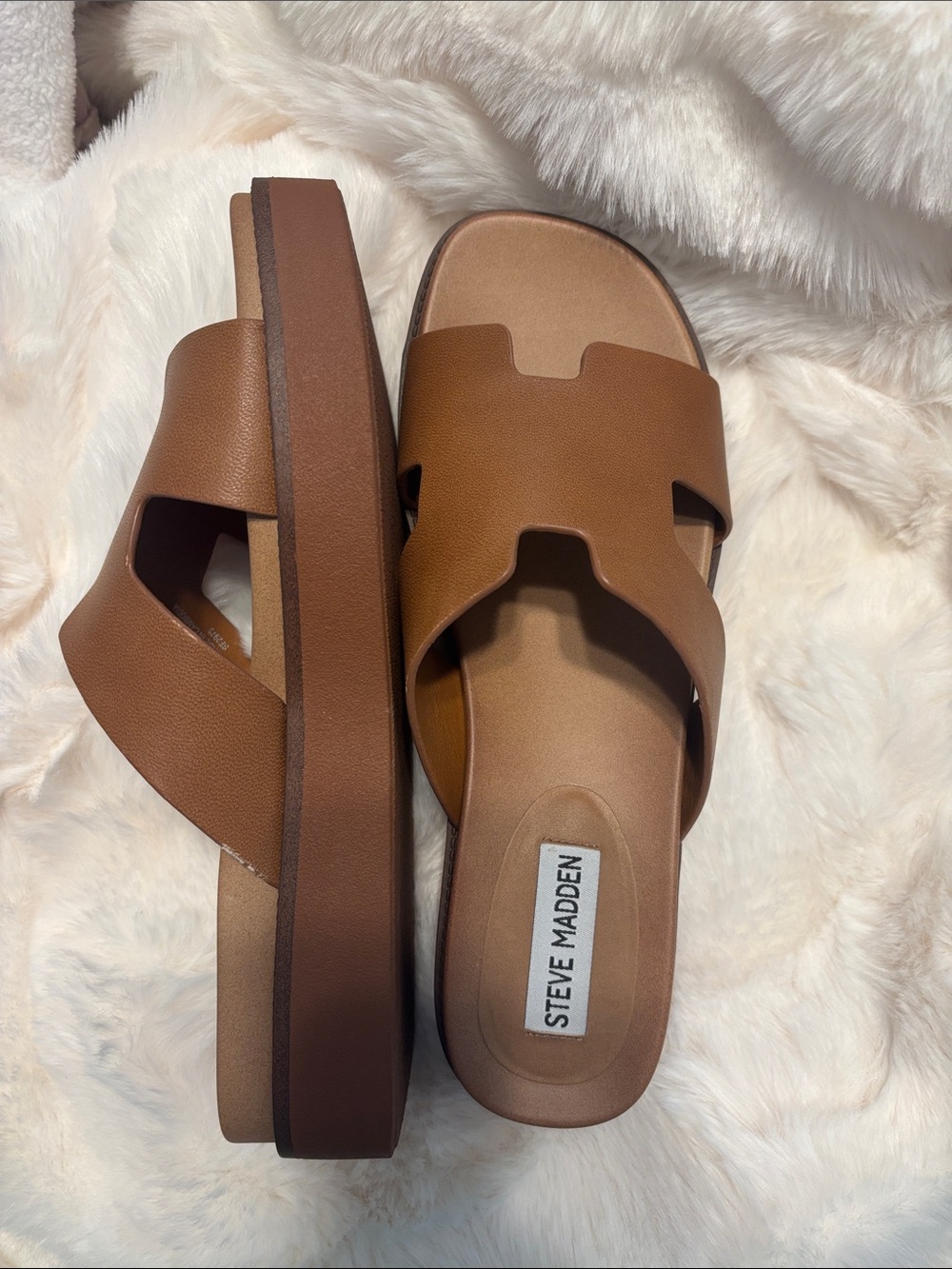 Steve Madden Brown Cutout Slide Sandals - Picture 2 of 4